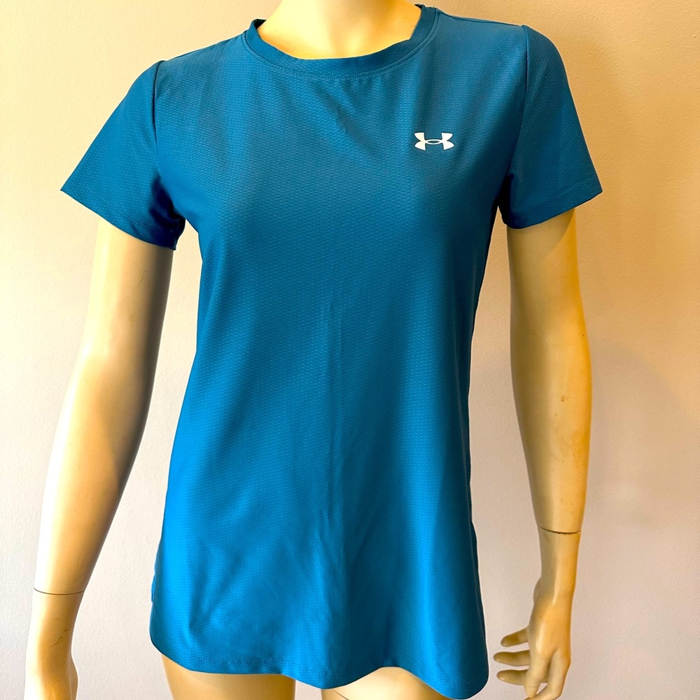 NWOT. Under Armour Heatgear Top